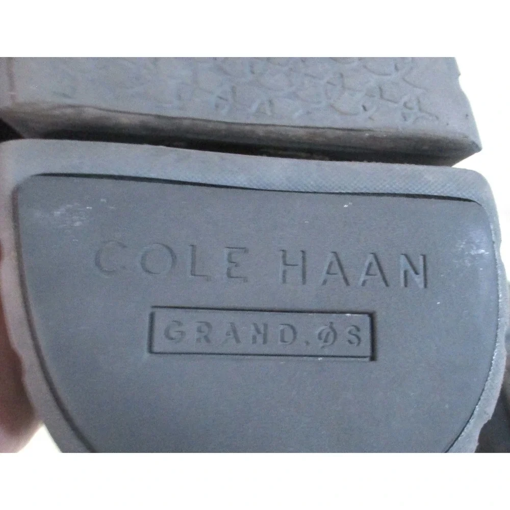 Cole Haan pull grooves cole